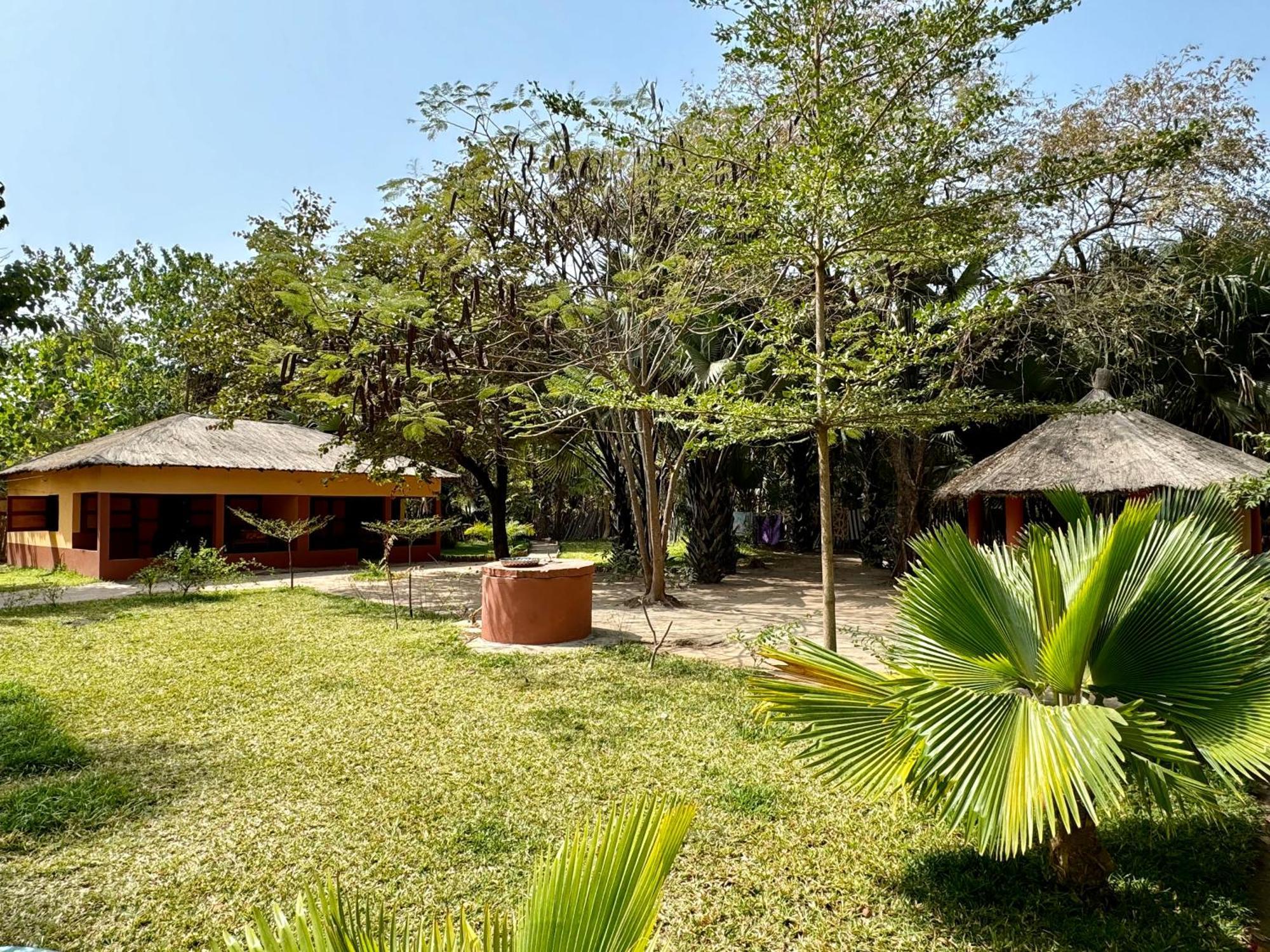 Little'S Nature Retreat Kartong Exterior photo